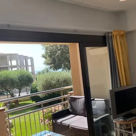 Jockey I Apartment *